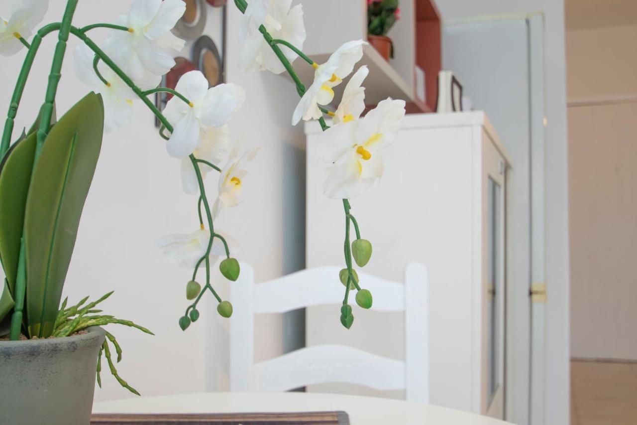 Luminoso Y Acoger Loft, Excelente Ubicacion Apartment Sevilla Bagian luar foto